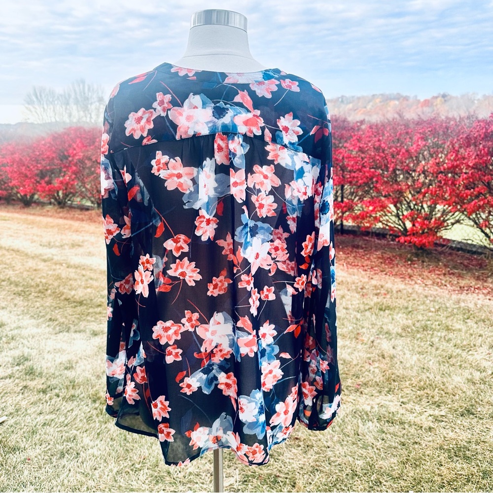 A Pea In The Pod Sheer Floral Button Down Maternity Blouse Size L - Picture 10 of 15